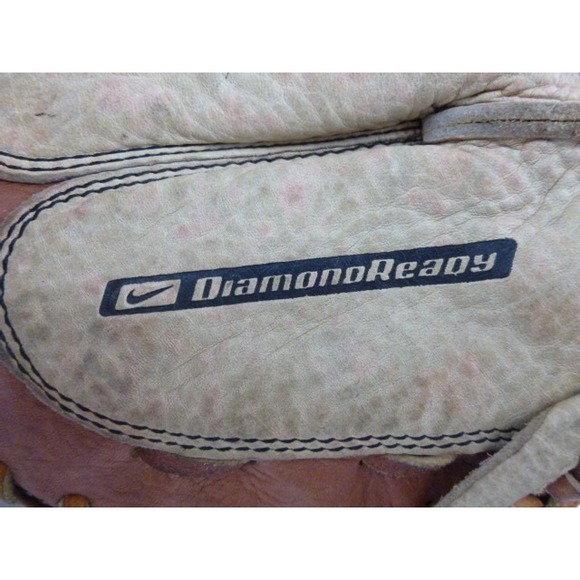 Nike‎ Diamond Ready Show Series - Full Size Catchers Mitt - Right Hand Throw - Picture 12 of 16